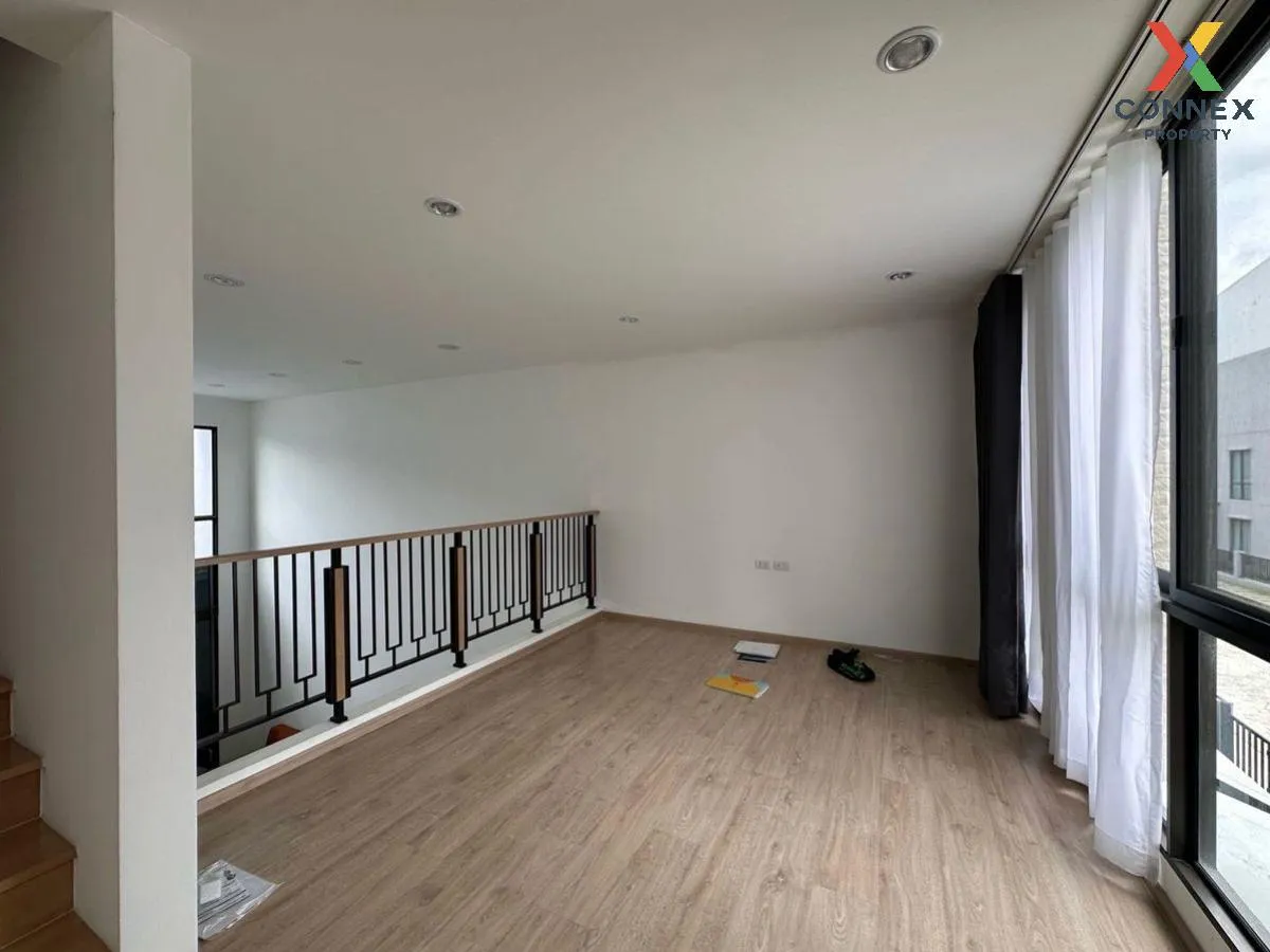 ขายทาวน์เฮ้าส์/ทาวน์โฮม  เอสทารา เฮเว่น พัฒนาการ 20 สวนหลวง เขต ส