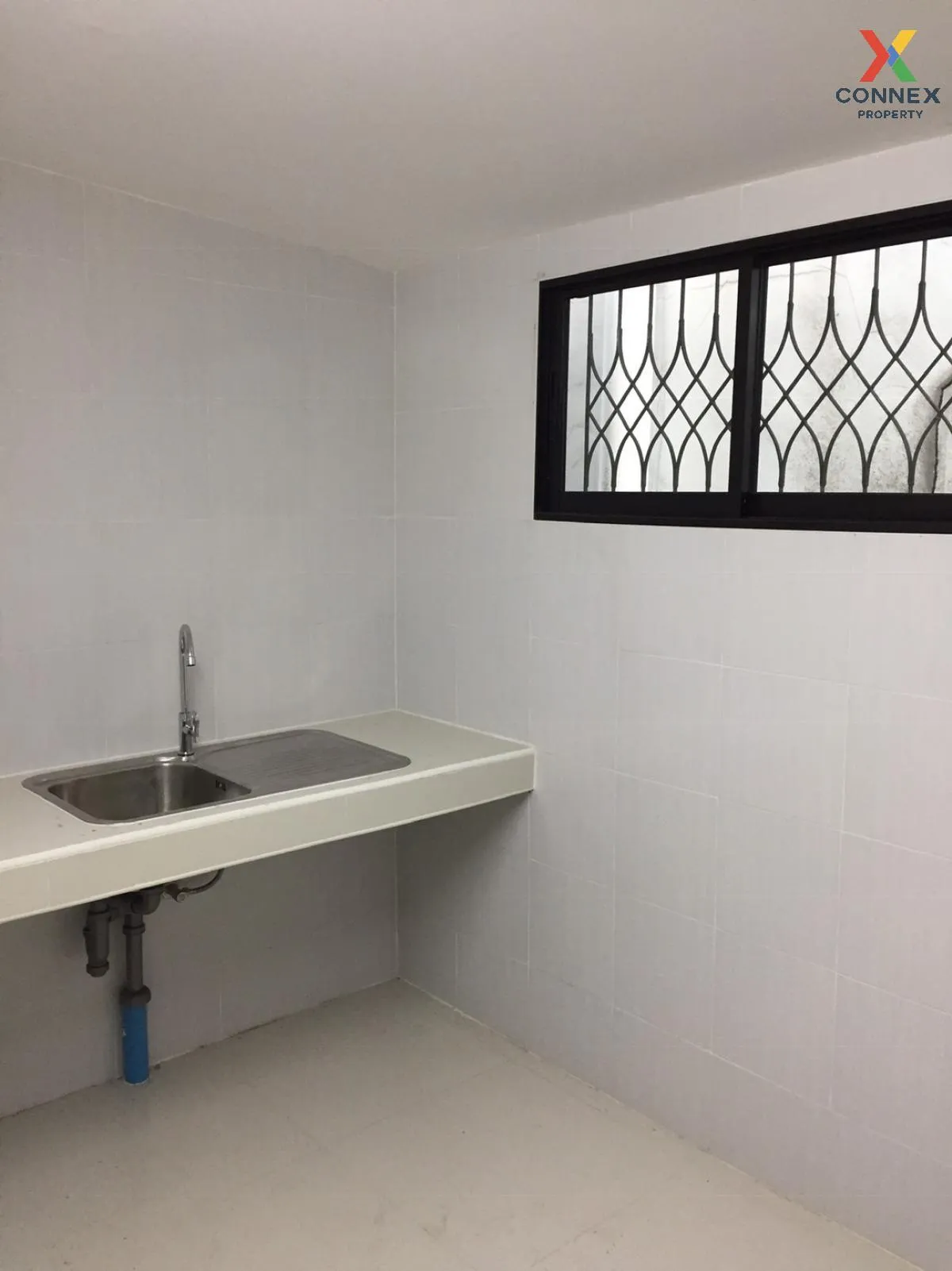 For Rent 3-storey commercial building, Soi On Nut 47 , Suan Luang 4