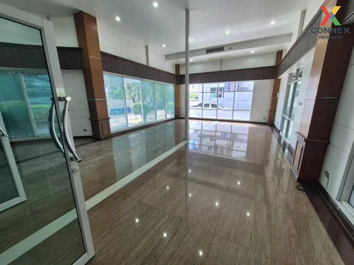 For Rent Office Building B13 AAW , Bang Khu Wat , Mueang Pathum T 3