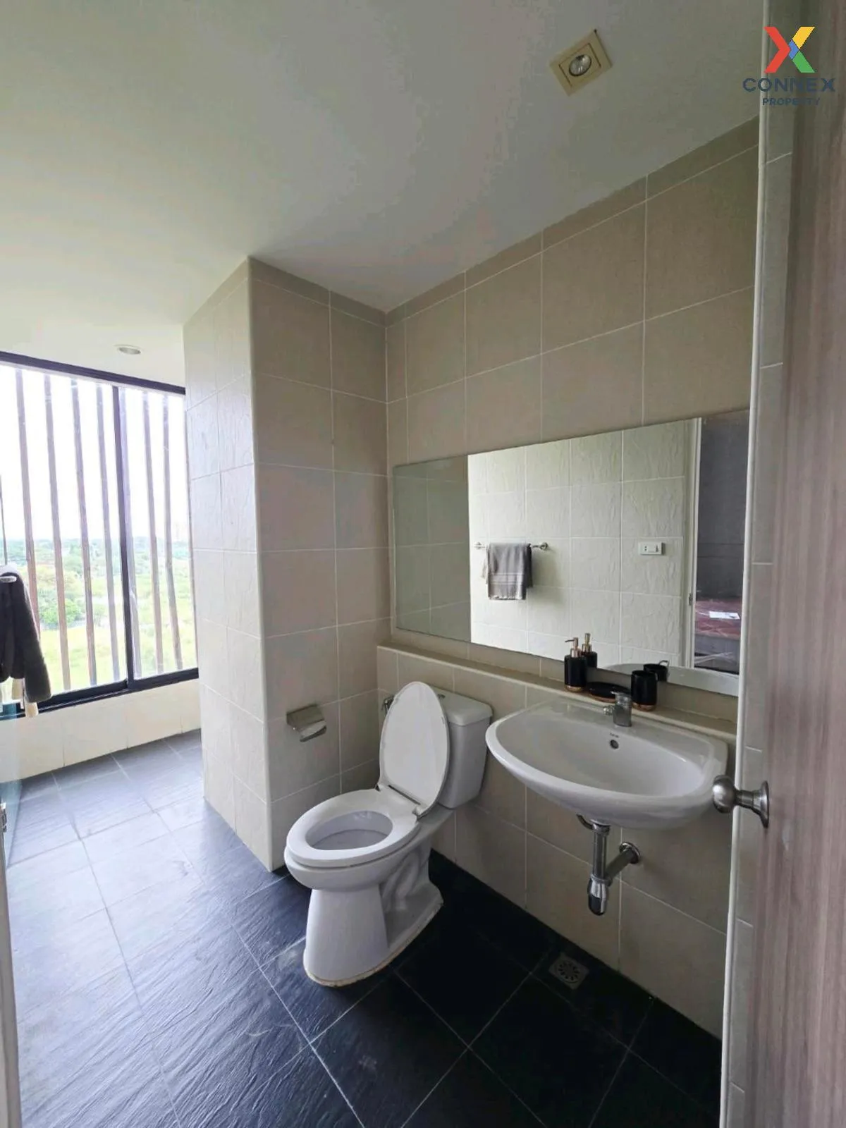 ขายคอนโด  ไลท์สเตจ คอนโดมิเนียม บางเสาธง บางเสาธง สมุทรปราการ CX-