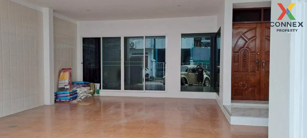 For Rent Townhouse/Townhome  , Moobaan Sena Villa 84 , newly reno 1