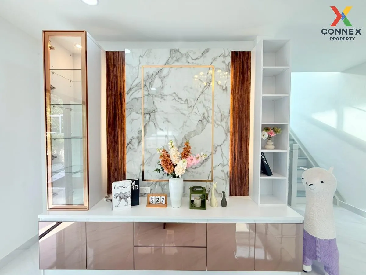 ขายบ้าน  บ้านเค.ซี. กรีนวิลล์ หน้ากว้าง รีโนเวทใหม่ MRT-มีนบุร หน