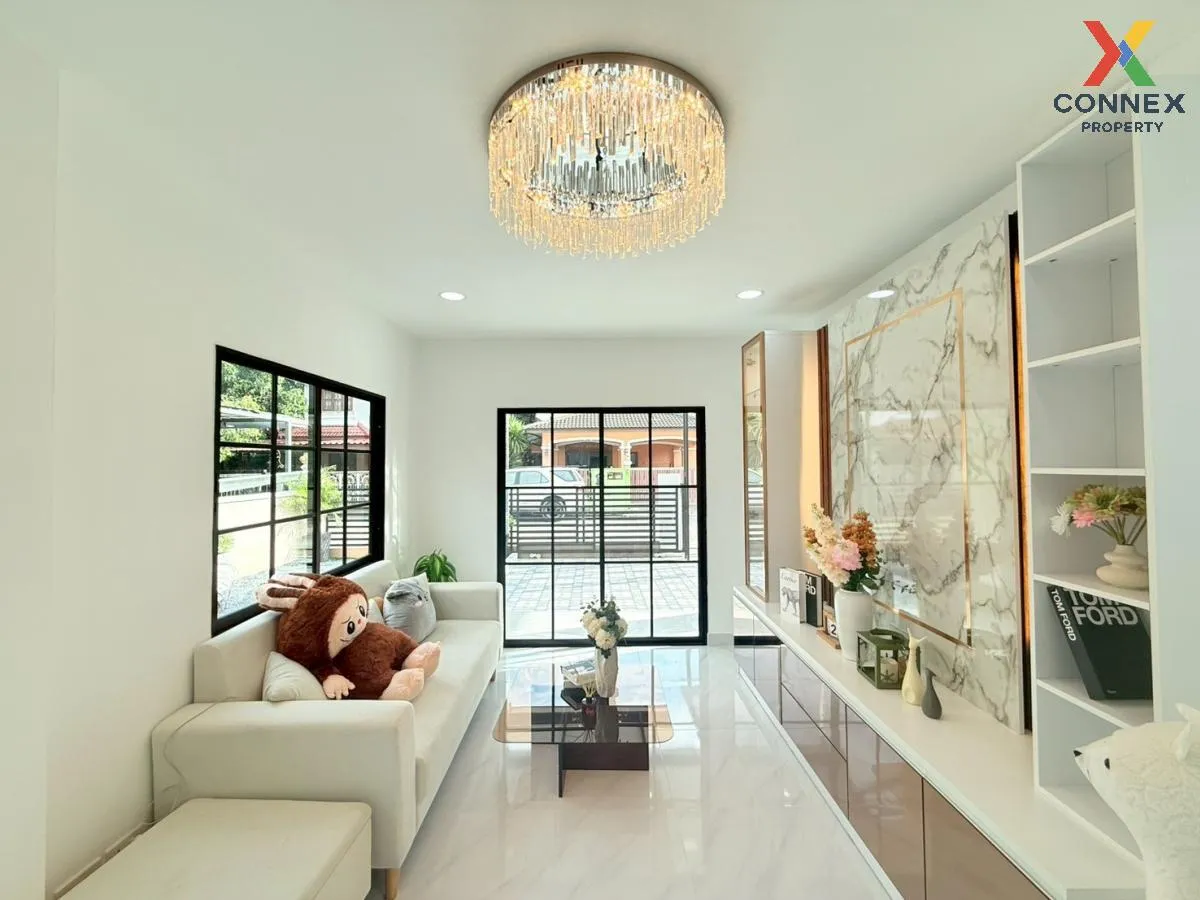 ขายบ้าน  บ้านเค.ซี. กรีนวิลล์ หน้ากว้าง รีโนเวทใหม่ MRT-มีนบุร หน