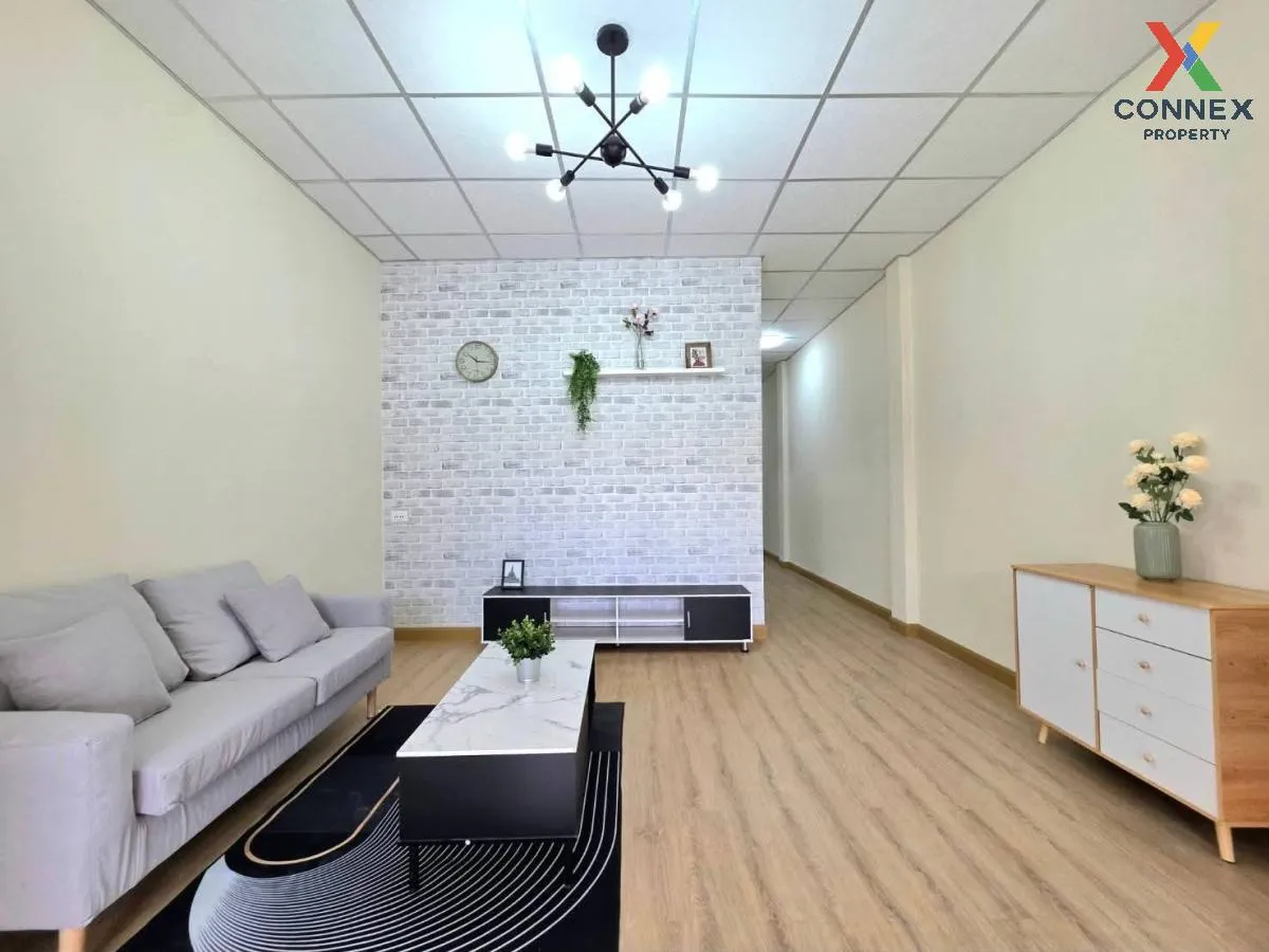 ขายทาวน์เฮ้าส์/ทาวน์โฮม  พี.เค. การ์เด้นท์ ประชาอุทิศ 90 รีโนเวทใ 4