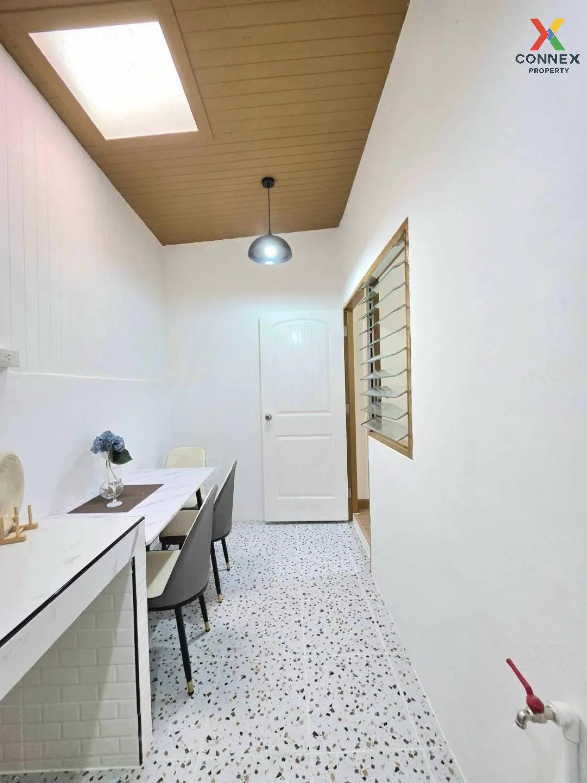 ขายทาวน์เฮ้าส์/ทาวน์โฮม  พี.เค. การ์เด้นท์ ประชาอุทิศ 90 รีโนเวทใ