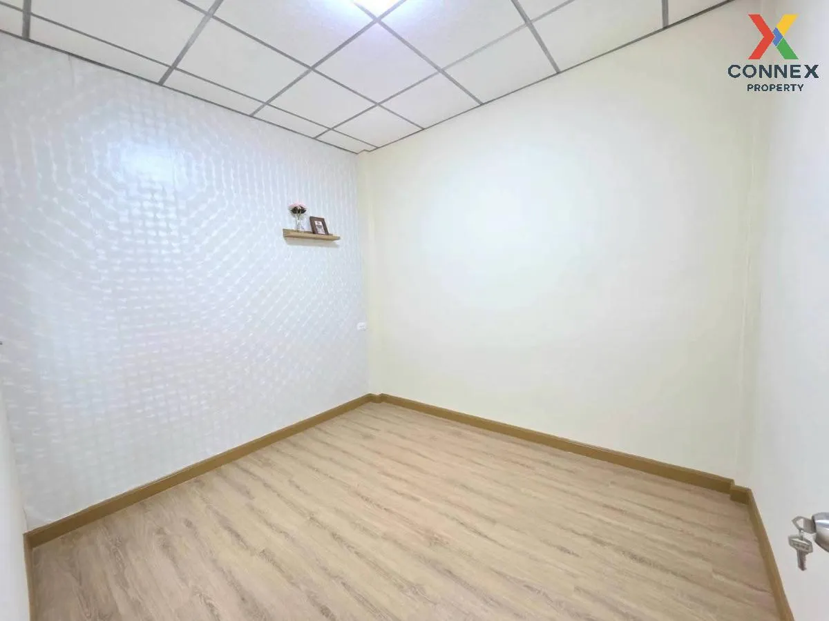 ขายทาวน์เฮ้าส์/ทาวน์โฮม  พี.เค. การ์เด้นท์ ประชาอุทิศ 90 รีโนเวทใ