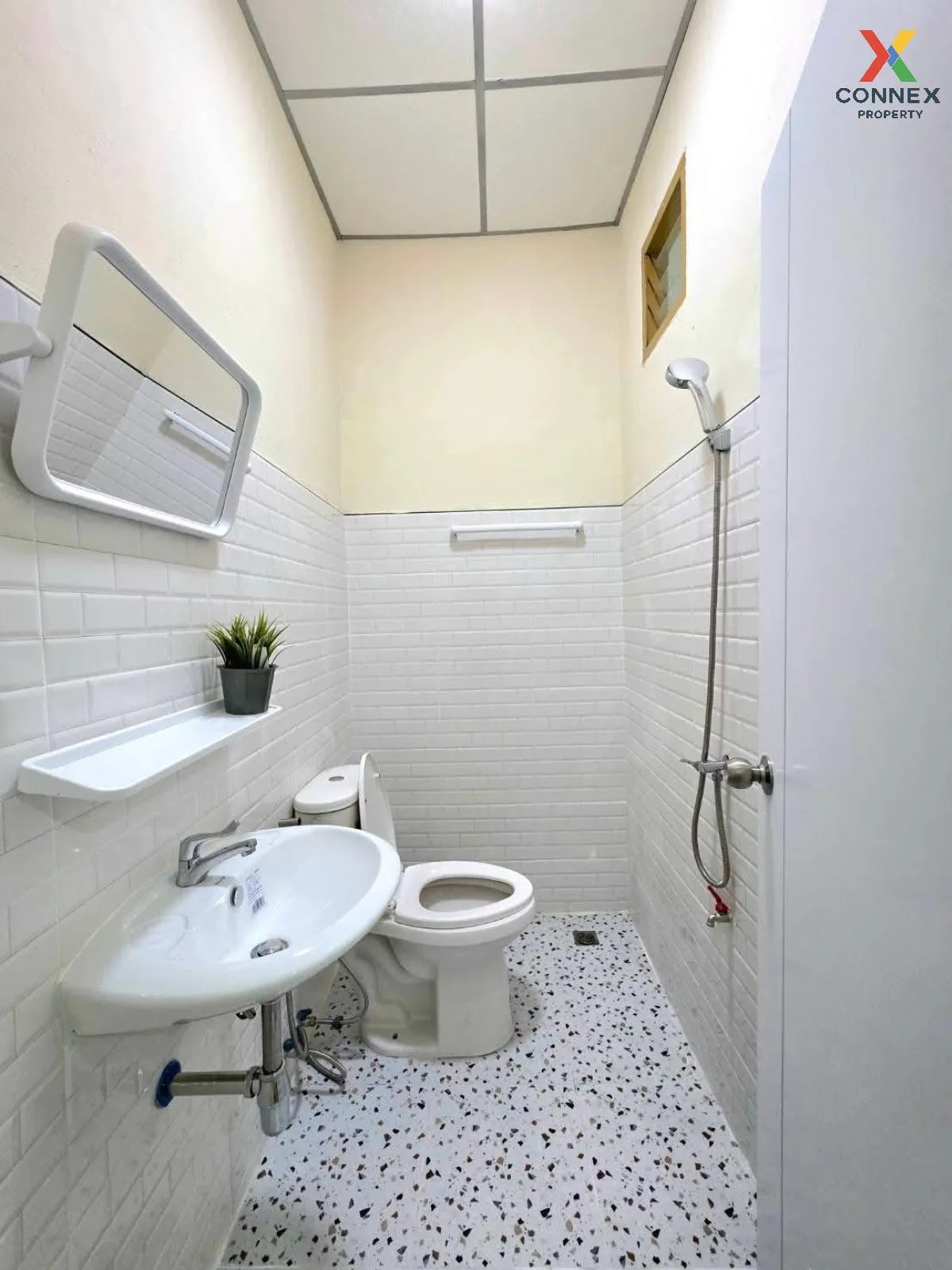 ขายทาวน์เฮ้าส์/ทาวน์โฮม  พี.เค. การ์เด้นท์ ประชาอุทิศ 90 รีโนเวทใ