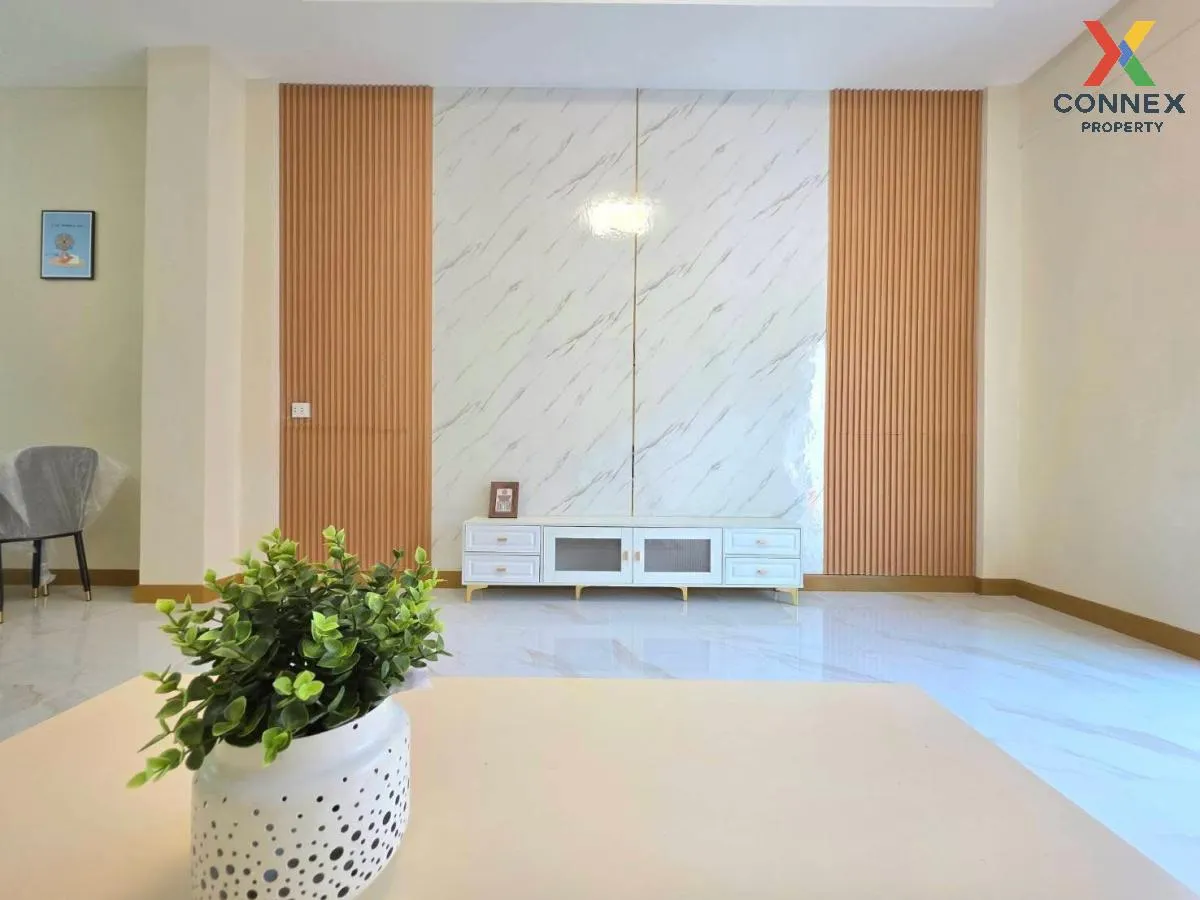 For Sale Townhouse/Townhome  , Ban Tawi Thong 1 , newly renovated