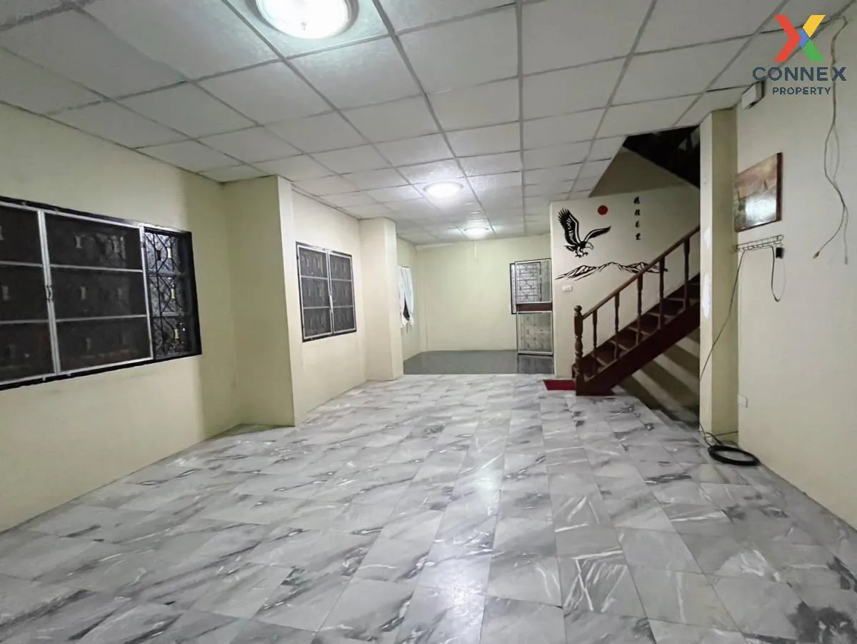 For Sale House , Buntharik Watcharapol Sukhaphiban 5 , wide front 2