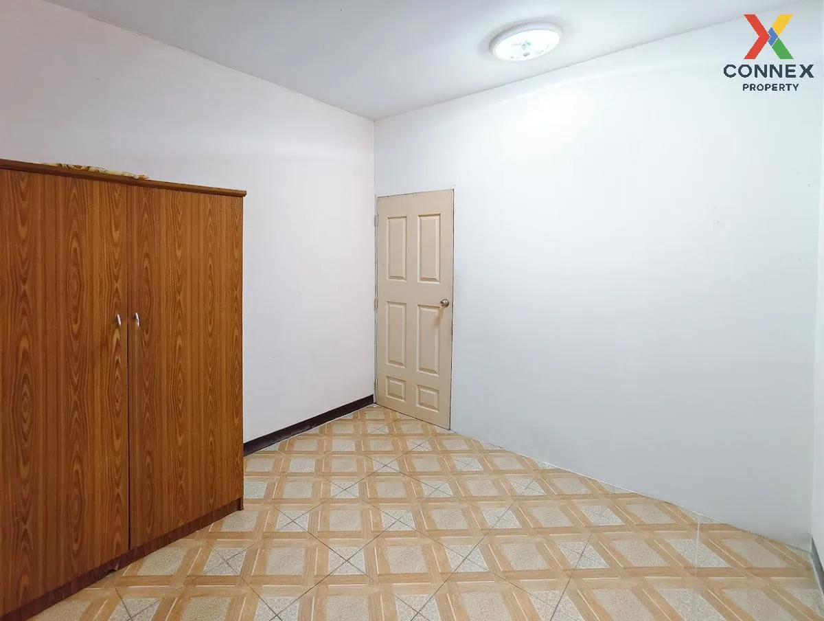 ขายทาวน์เฮ้าส์/ทาวน์โฮม  เค.ซี. คู่สร้าง วิลล่า ในคลองบางปลากด พร 4