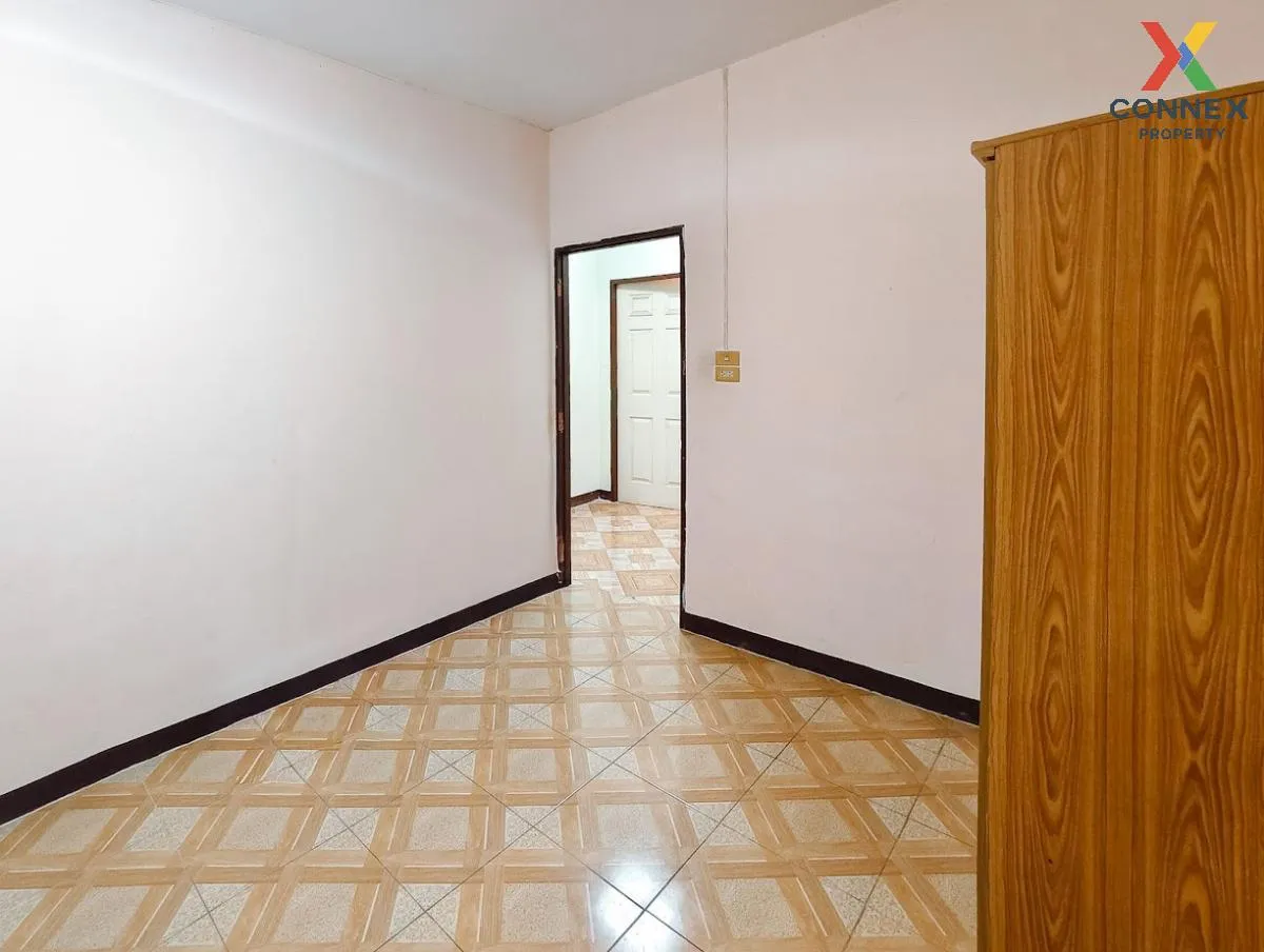 ขายทาวน์เฮ้าส์/ทาวน์โฮม  เค.ซี. คู่สร้าง วิลล่า ในคลองบางปลากด พร