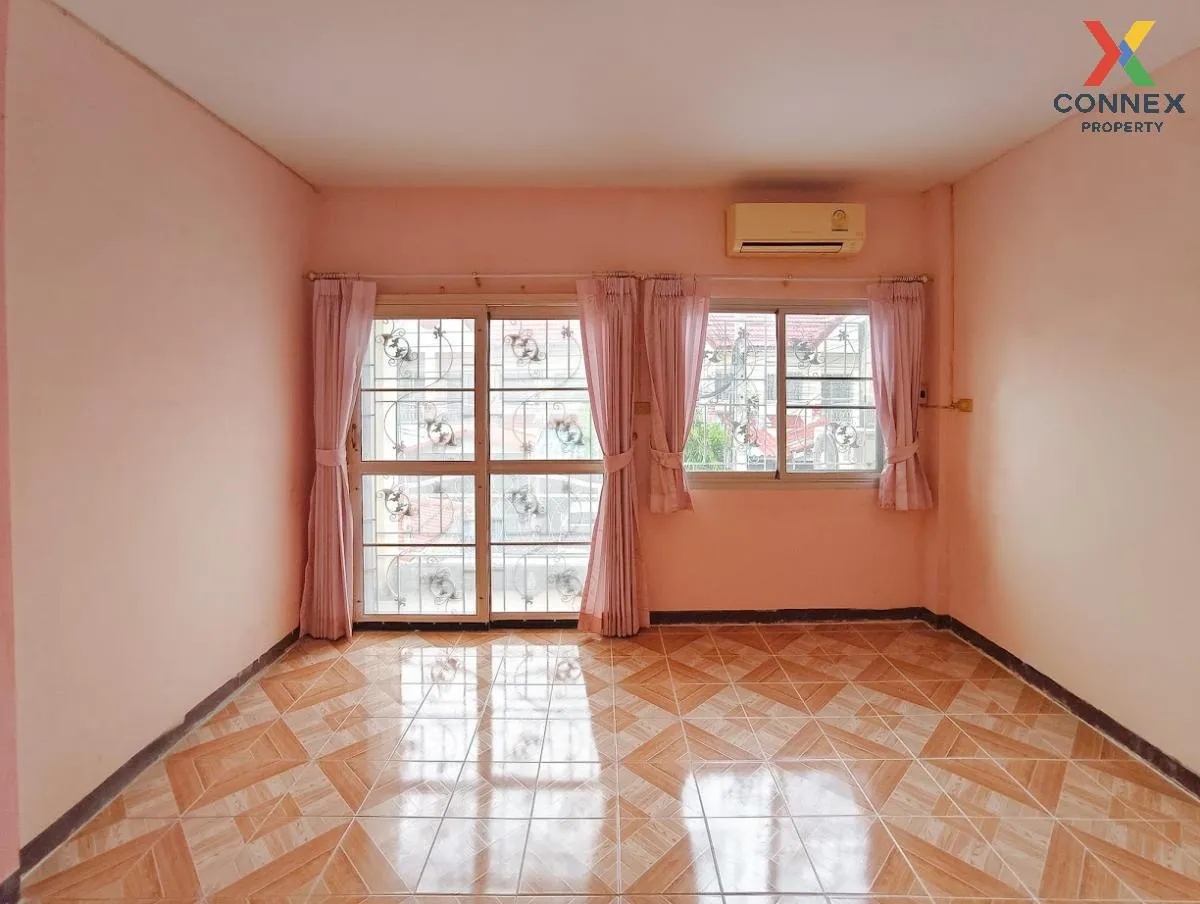 ขายทาวน์เฮ้าส์/ทาวน์โฮม  เค.ซี. คู่สร้าง วิลล่า ในคลองบางปลากด พร