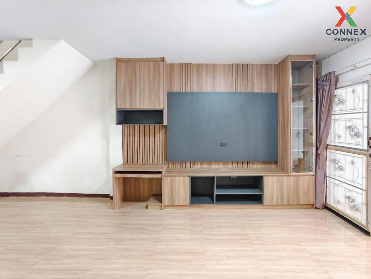 ขายทาวน์เฮ้าส์/ทาวน์โฮม  เค.ซี. คู่สร้าง วิลล่า ในคลองบางปลากด พร