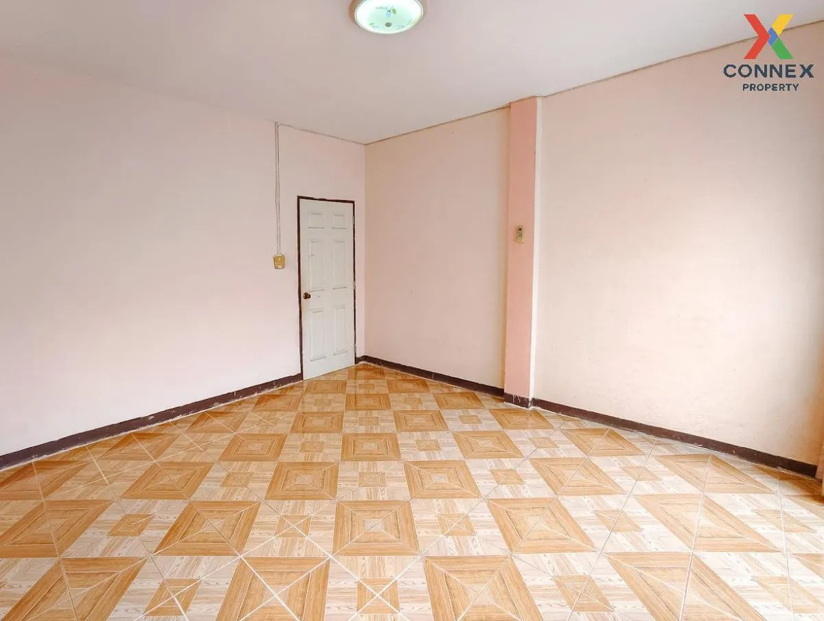 ขายทาวน์เฮ้าส์/ทาวน์โฮม  เค.ซี. คู่สร้าง วิลล่า ในคลองบางปลากด พร