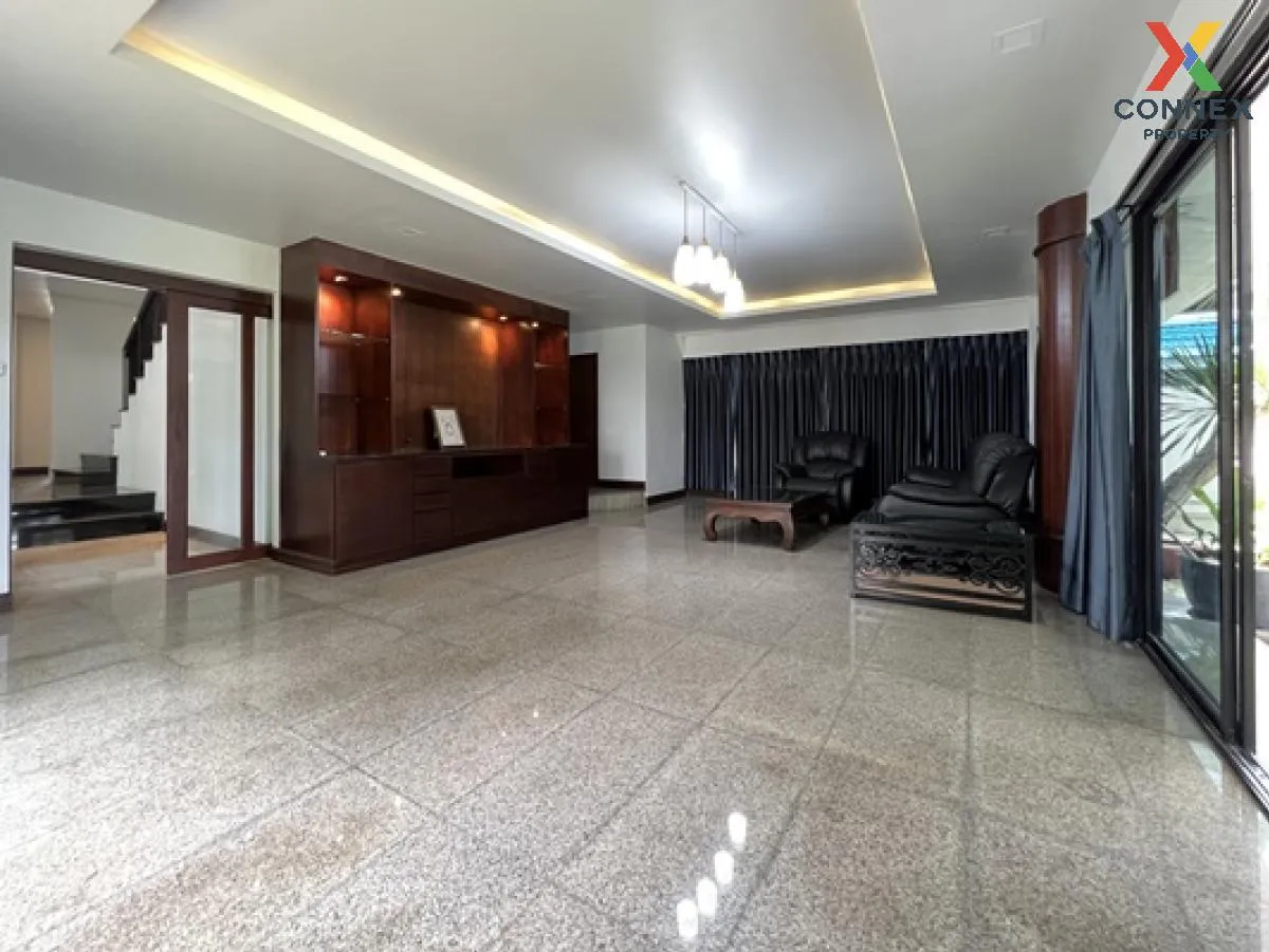 ขายบ้าน  จอมเทียนยอร์ชคลับ 3 วิวสวย วิวแม่น้ำ หน้ากว้าง สัตหีบ สั