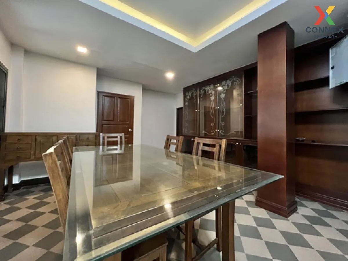 ขายบ้าน  จอมเทียนยอร์ชคลับ 3 วิวสวย วิวแม่น้ำ หน้ากว้าง สัตหีบ สั