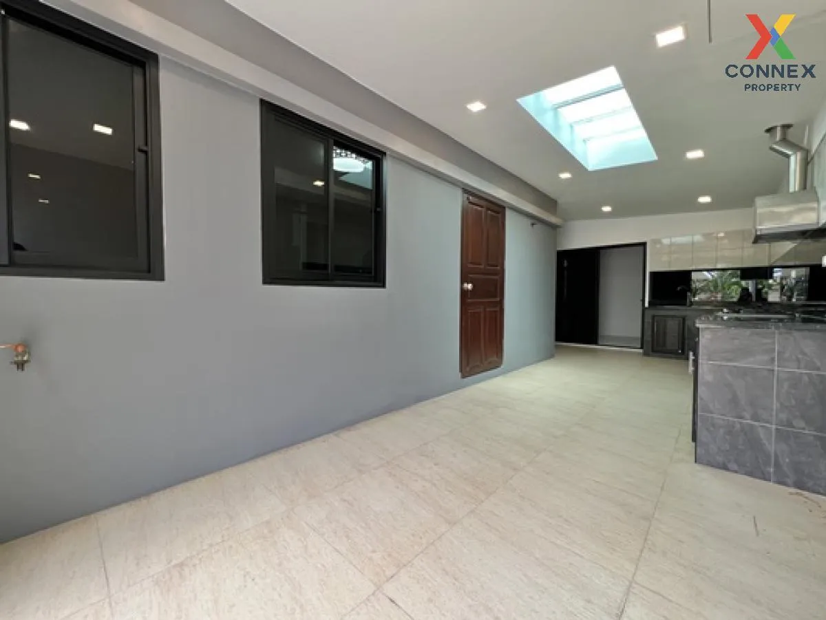 ขายบ้าน  จอมเทียนยอร์ชคลับ 3 วิวสวย วิวแม่น้ำ หน้ากว้าง สัตหีบ สั