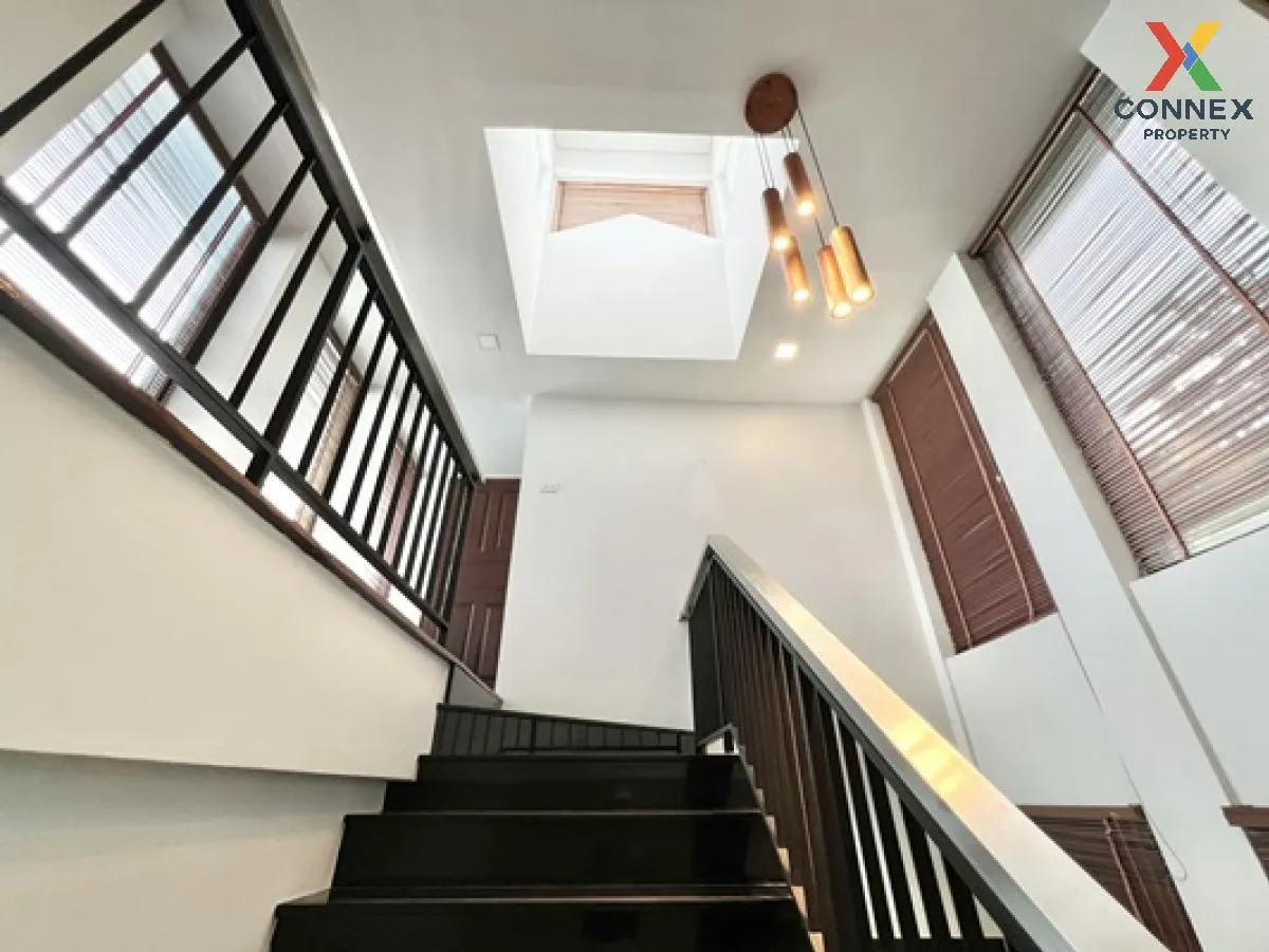 ขายบ้าน  จอมเทียนยอร์ชคลับ 3 วิวสวย วิวแม่น้ำ หน้ากว้าง สัตหีบ สั