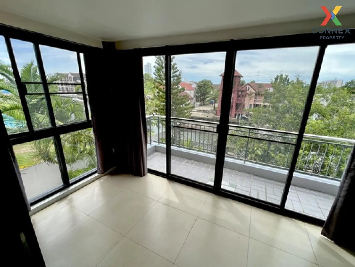 ขายบ้าน  จอมเทียนยอร์ชคลับ 3 วิวสวย วิวแม่น้ำ หน้ากว้าง สัตหีบ สั