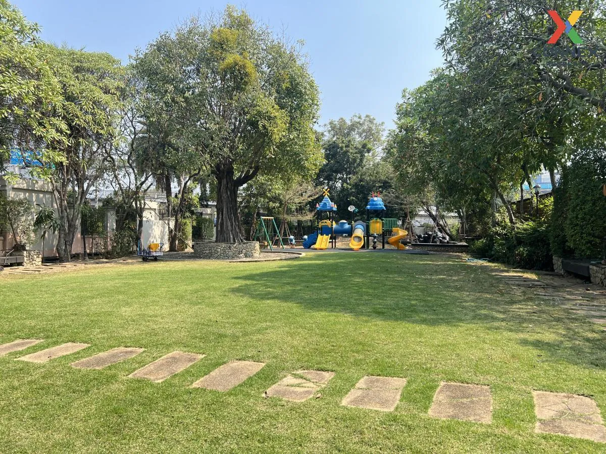 ขายบ้าน  แกรนด์ บางกอก บูเลอวาร์ด รัชดา-รามอินทรา 2 ชั้นสูง หน้าก