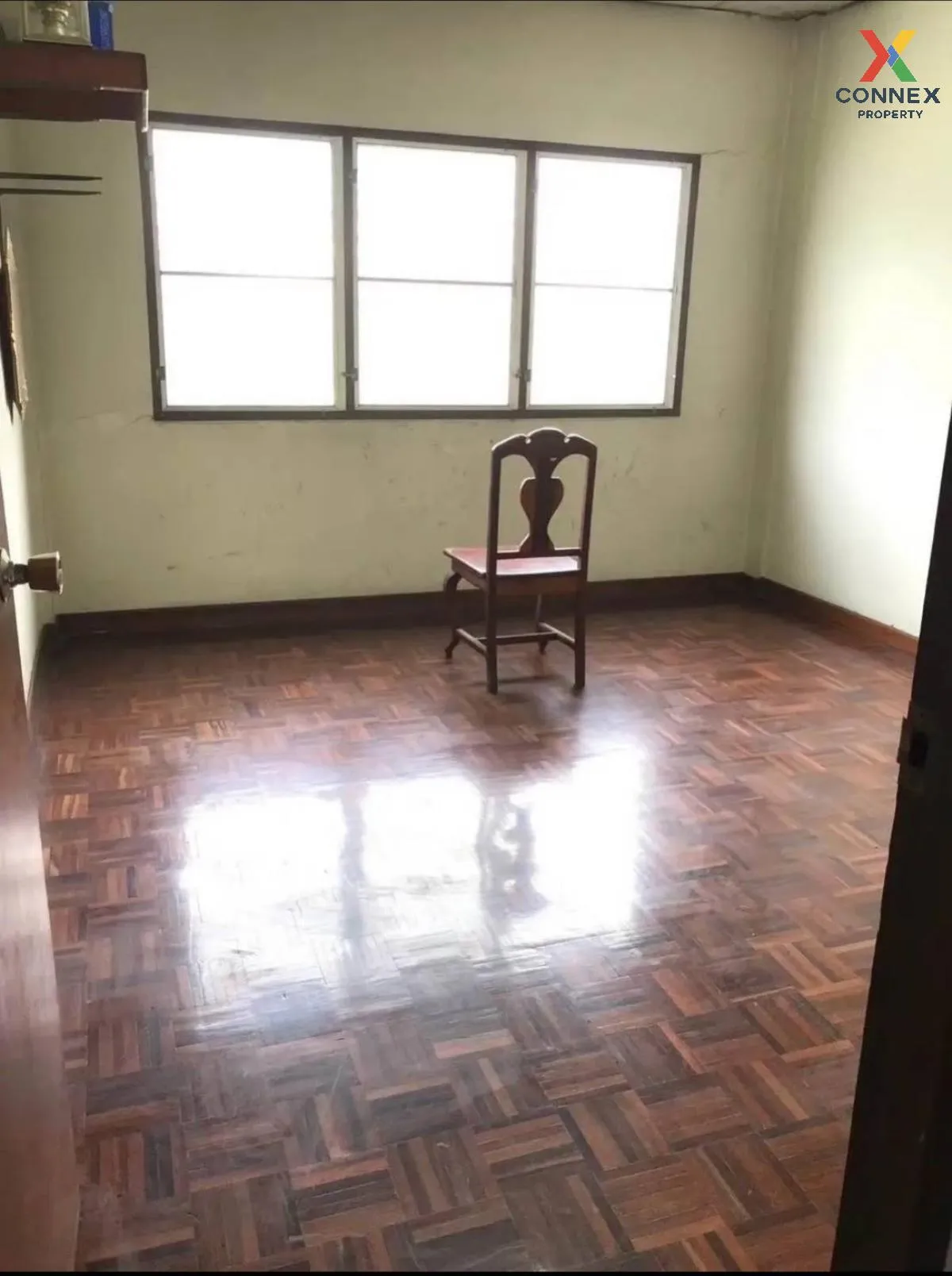 ขายทาวน์เฮ้าส์/ทาวน์โฮม  หมู่บ้านถาวรวิลล่า BTS-สายหยุด อนุสาวรีย