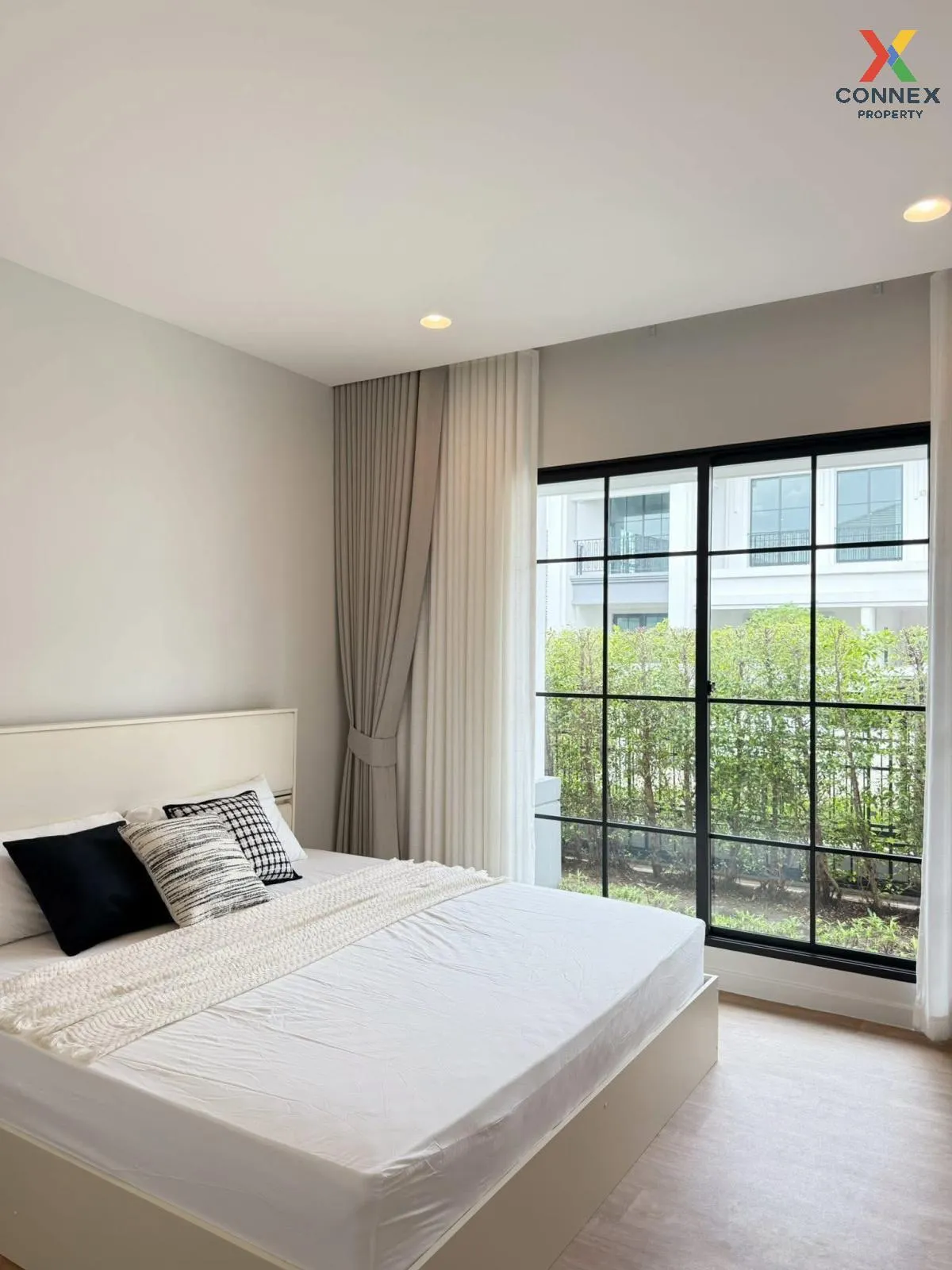 เช่าบ้าน  เศรษฐสิริ เสรีไทย ห้องมุม MRT-นพรัตนราชธานี คันนายาว เข