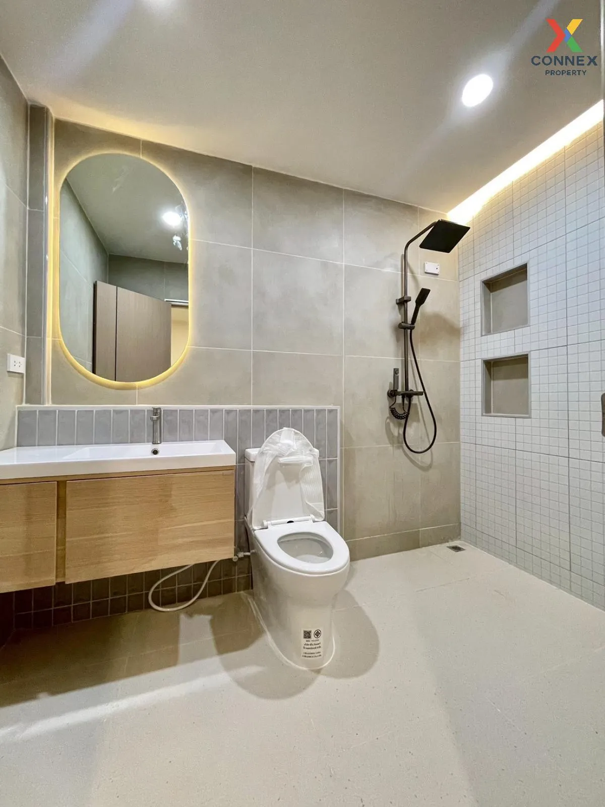 For Sale 2-Storey Townhouse, Fully Renovated, Soi Udomsuk 47 , Ph 4