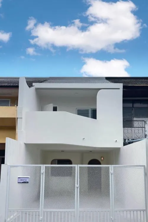 For Sale 2-Storey Townhouse, Fully Renovated, Soi Udomsuk 47 , Phra Khanong , Bang Na , Bangkok , CX-136384