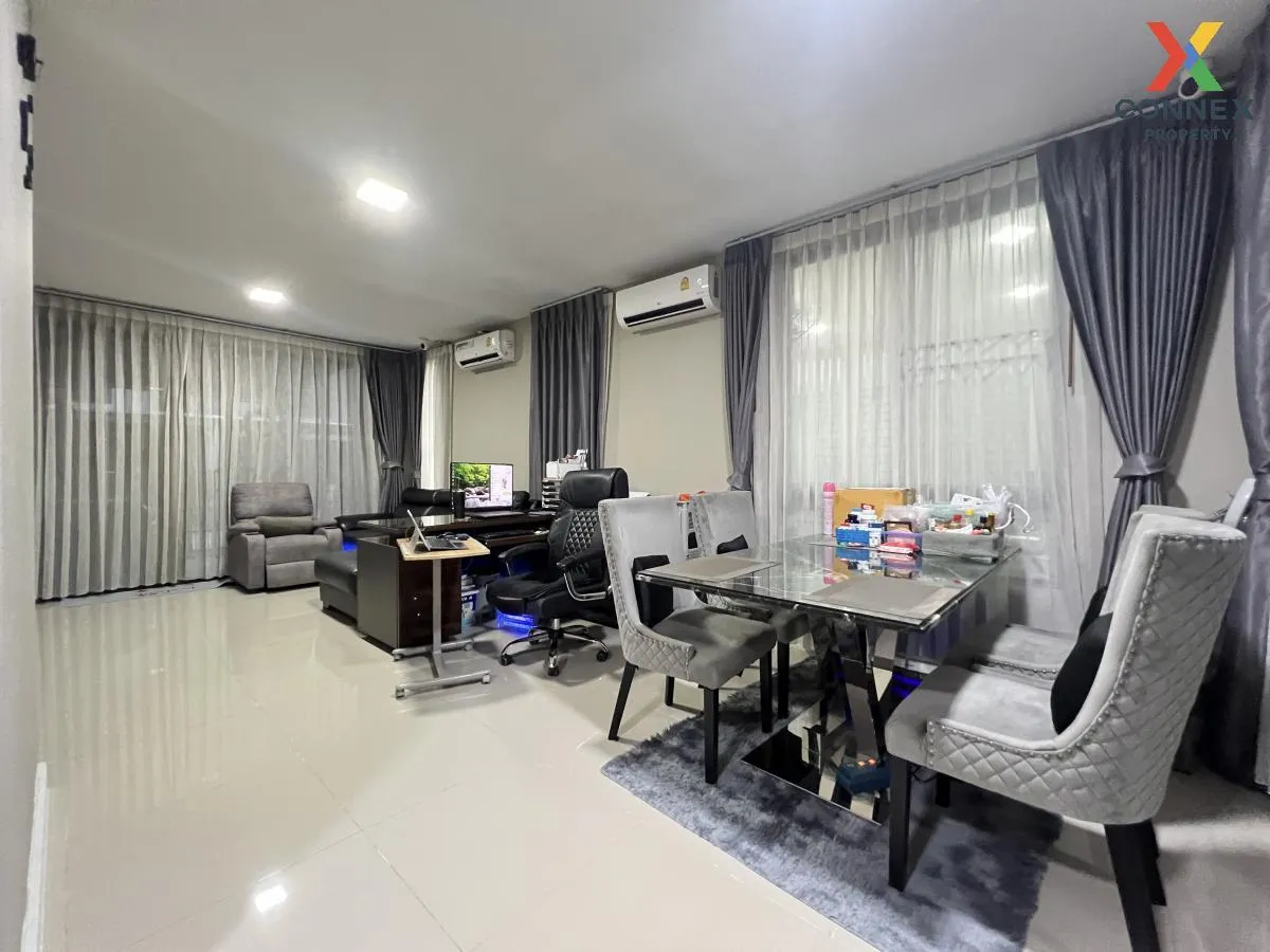 Townhome, corner unit, SMART HOME, solar cells, Patio Phahonyothi 4