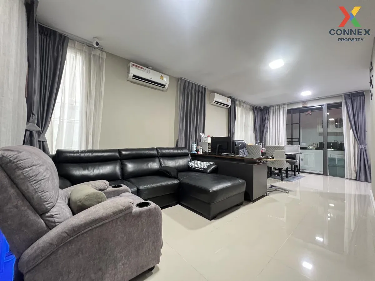 Townhome, corner unit, SMART HOME, solar cells, Patio Phahonyothi