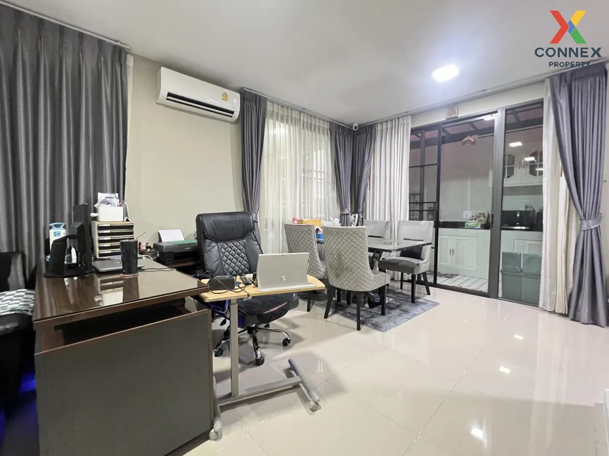 Townhome, corner unit, SMART HOME, solar cells, Patio Phahonyothi