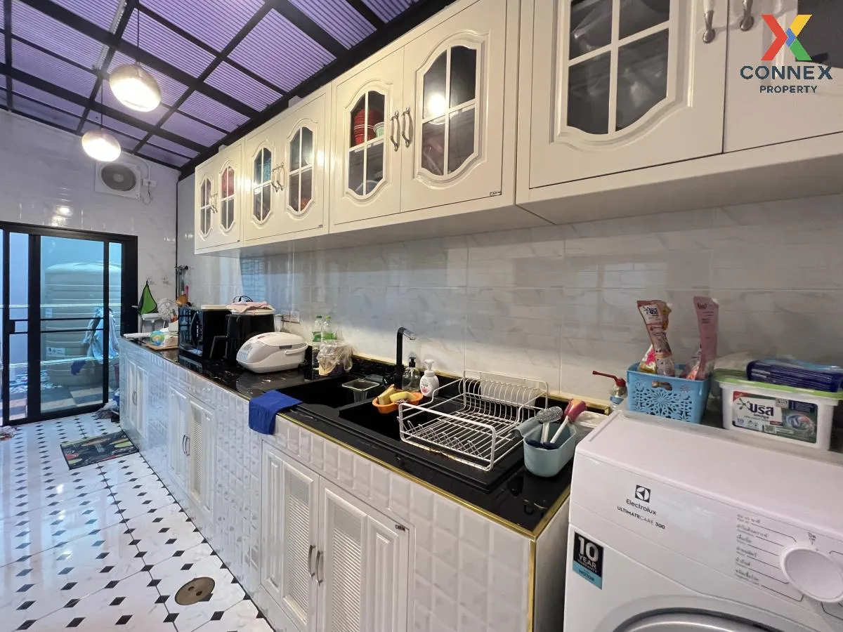 Townhome, corner unit, SMART HOME, solar cells, Patio Phahonyothi