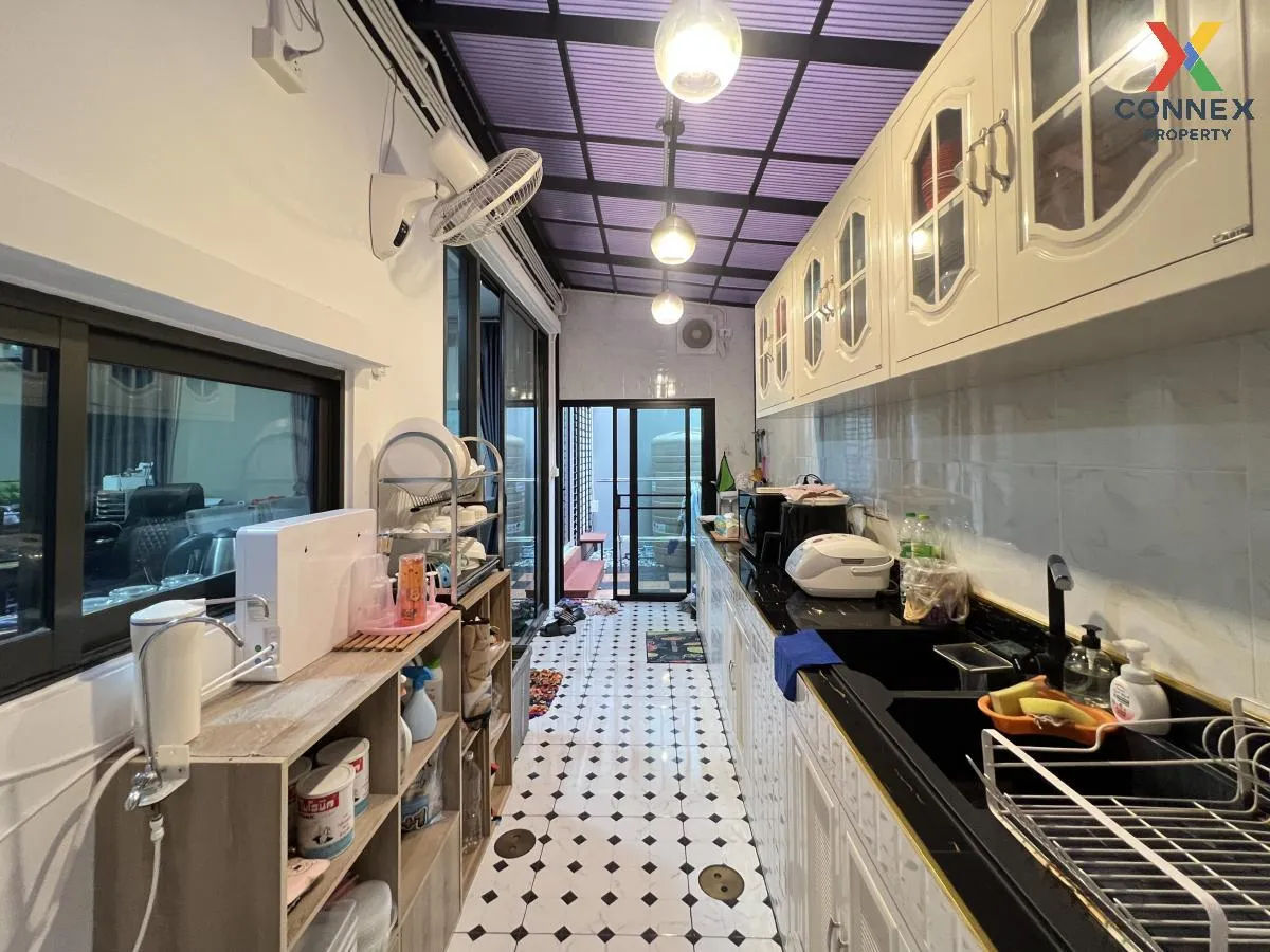 Townhome, corner unit, SMART HOME, solar cells, Patio Phahonyothi