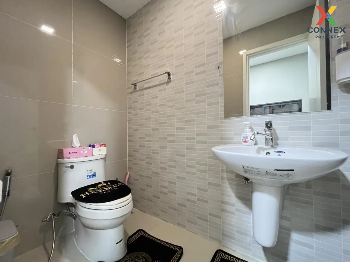 Townhome, corner unit, SMART HOME, solar cells, Patio Phahonyothi