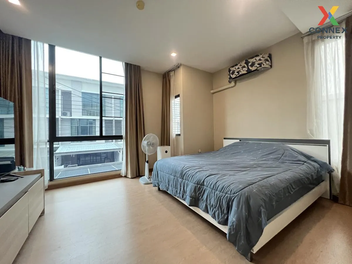 Townhome, corner unit, SMART HOME, solar cells, Patio Phahonyothi