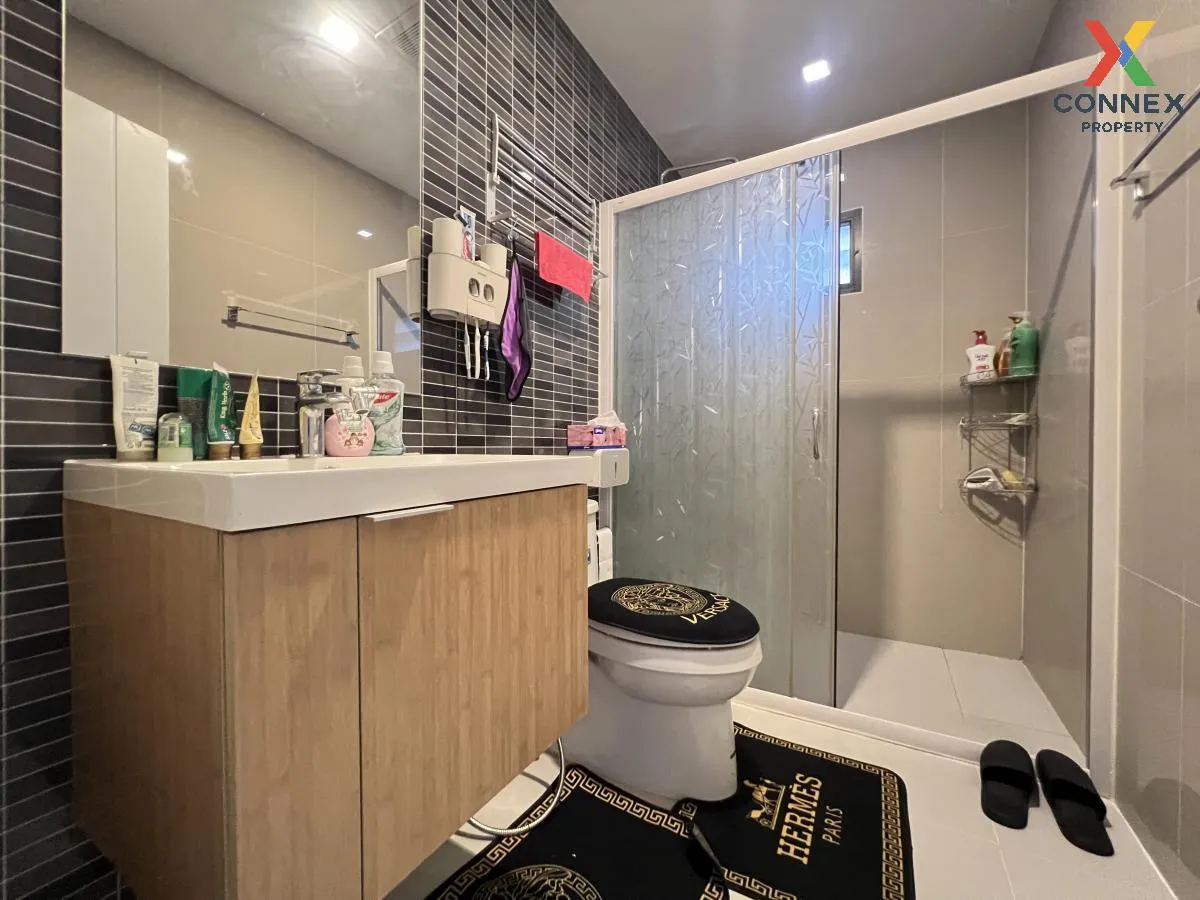 Townhome, corner unit, SMART HOME, solar cells, Patio Phahonyothi