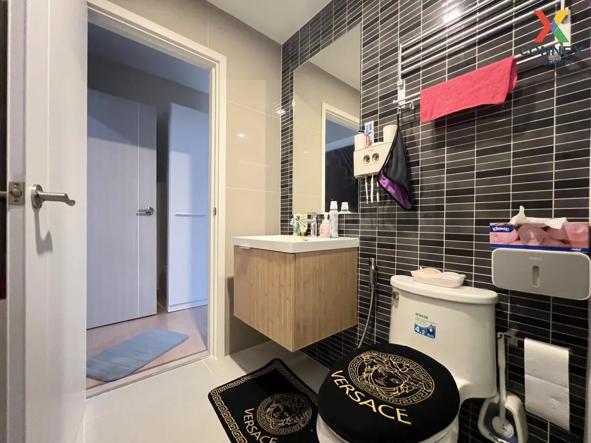 Townhome, corner unit, SMART HOME, solar cells, Patio Phahonyothi