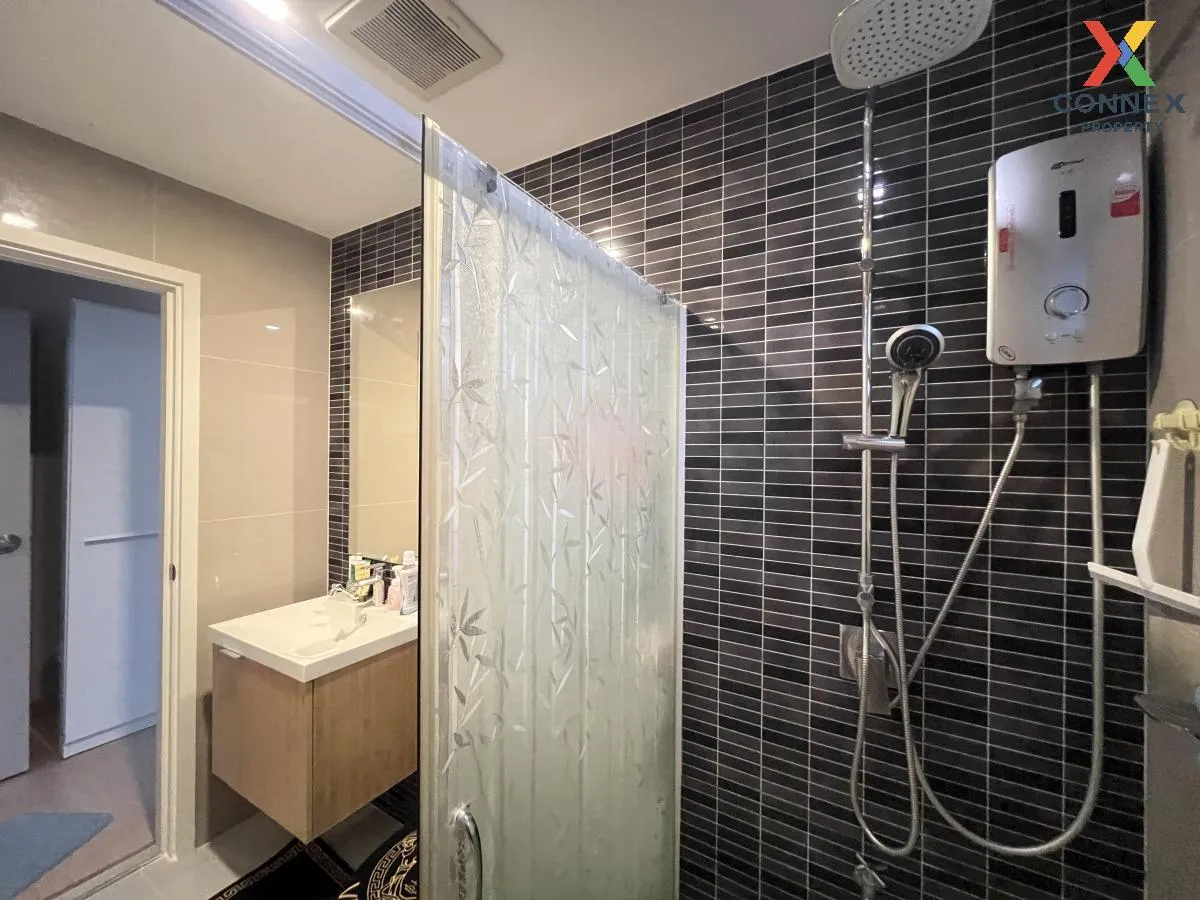 Townhome, corner unit, SMART HOME, solar cells, Patio Phahonyothi