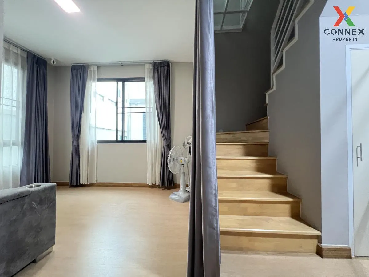 Townhome, corner unit, SMART HOME, solar cells, Patio Phahonyothi