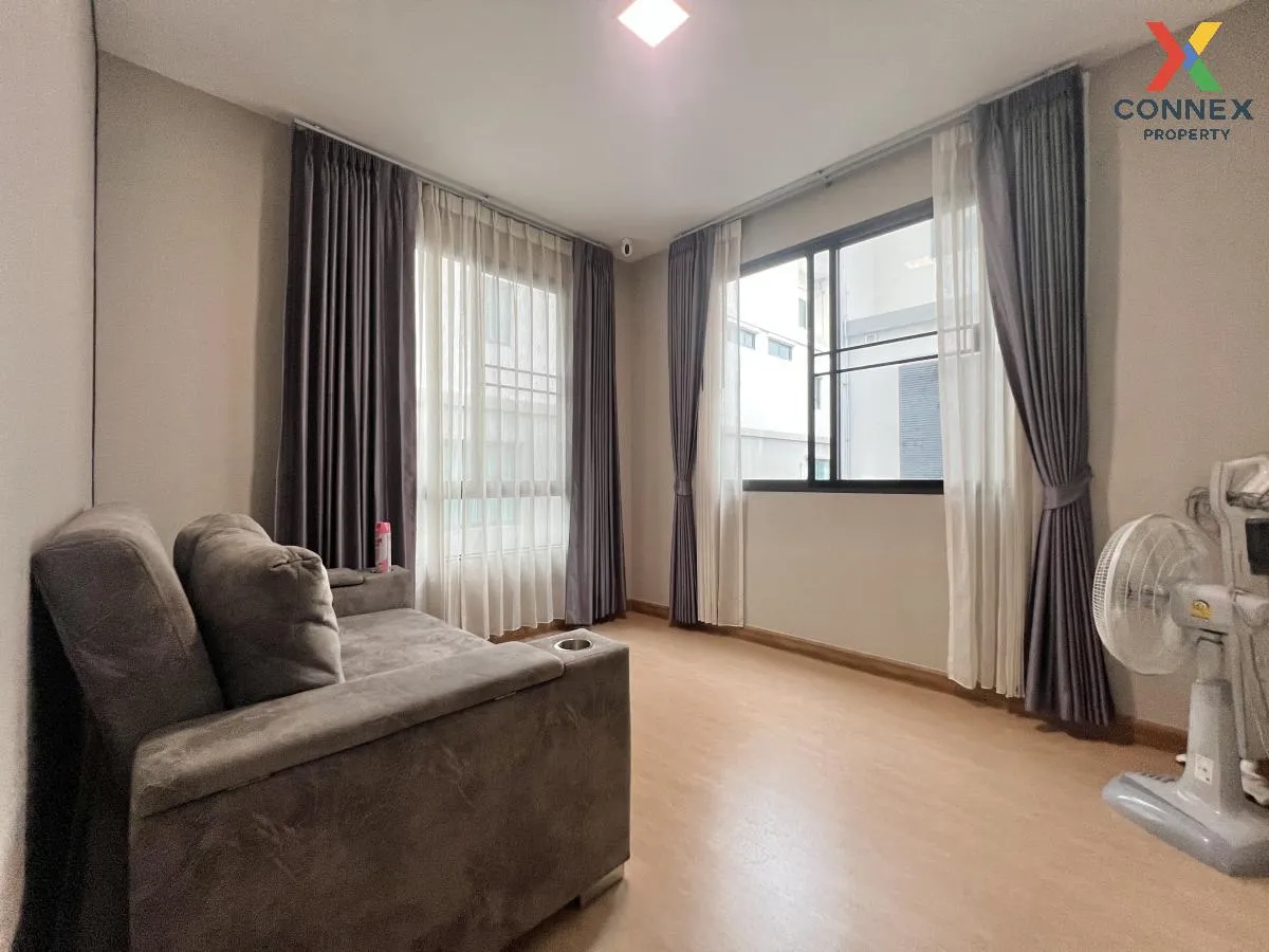 Townhome, corner unit, SMART HOME, solar cells, Patio Phahonyothi