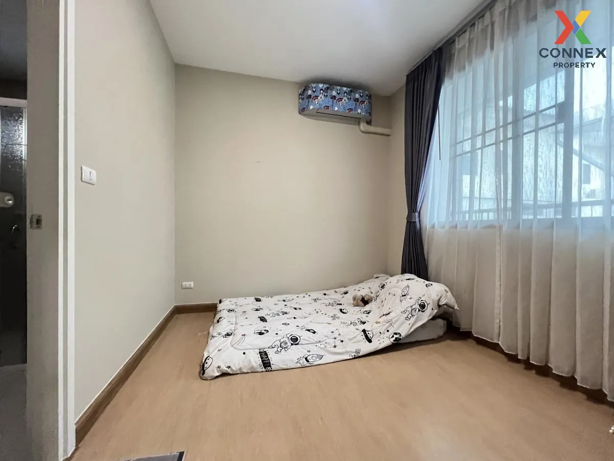 Townhome, corner unit, SMART HOME, solar cells, Patio Phahonyothi