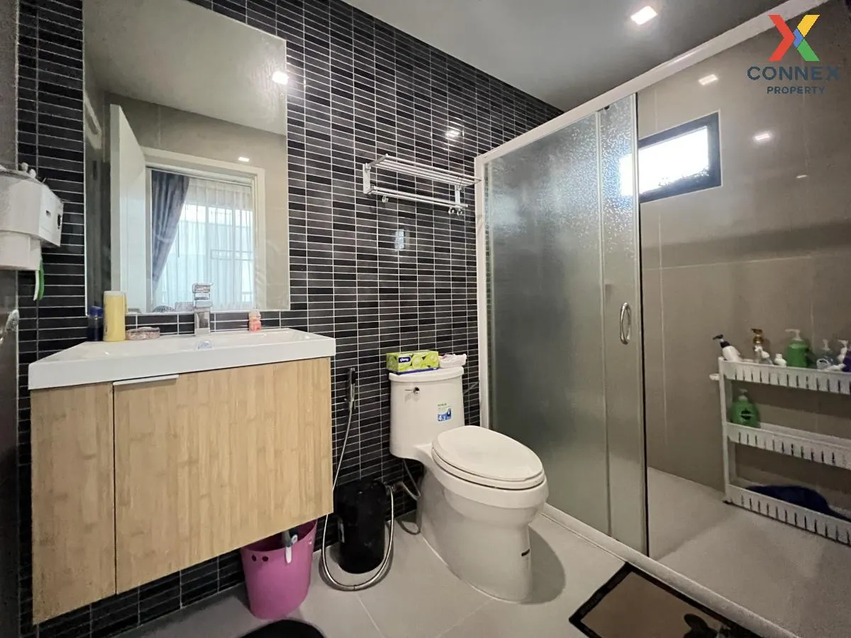 Townhome, corner unit, SMART HOME, solar cells, Patio Phahonyothi