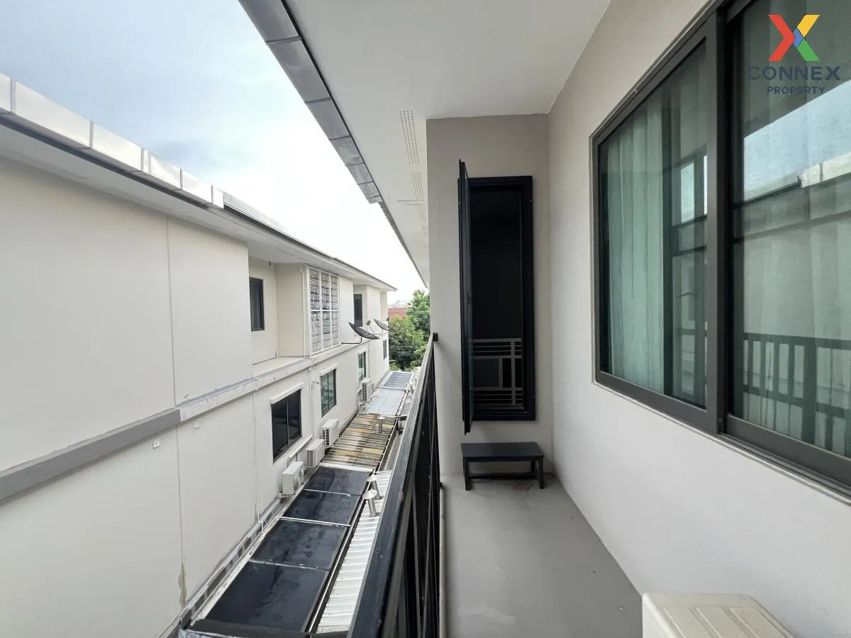 Townhome, corner unit, SMART HOME, solar cells, Patio Phahonyothi