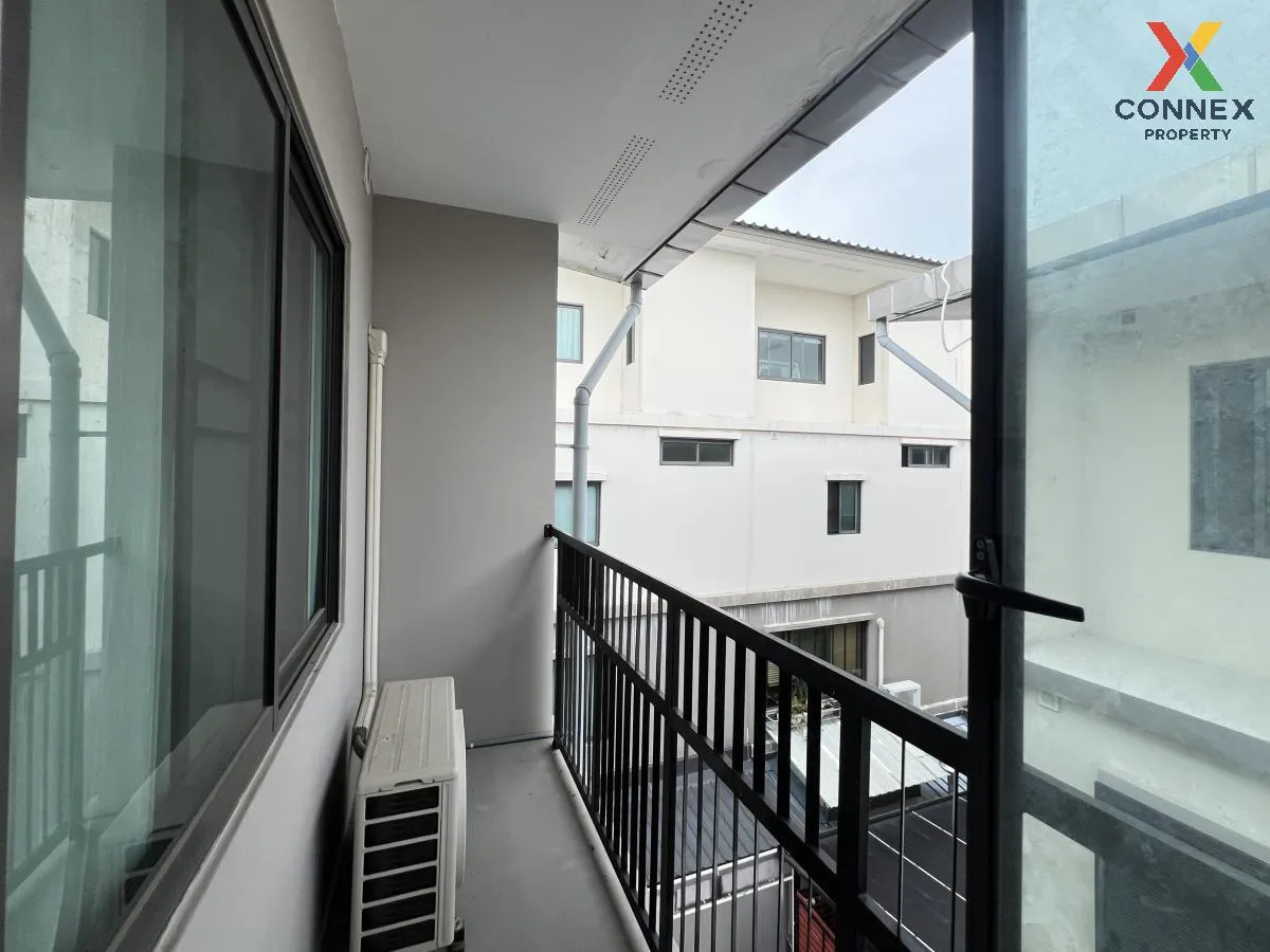 Townhome, corner unit, SMART HOME, solar cells, Patio Phahonyothi