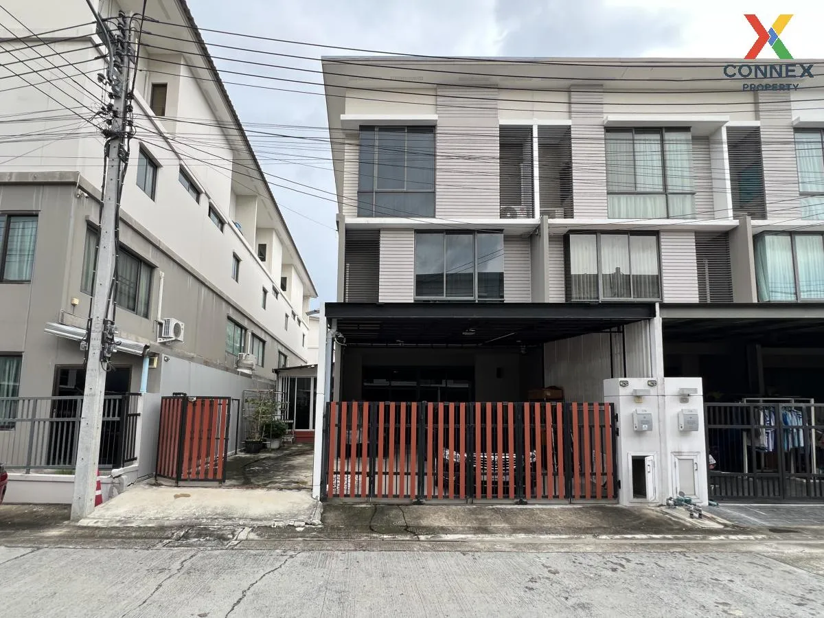 Townhome, corner unit, SMART HOME, solar cells, Patio Phahonyothi