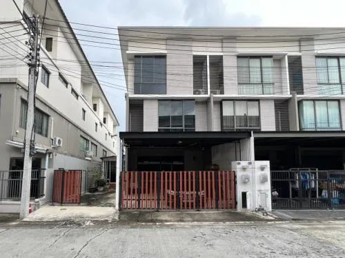 Townhome, corner unit, SMART HOME, solar cells, Patio Phahonyothin 92, area 31.6 sq m., 4 bedrooms, 3 bathrooms, ready to move in immediately. CX-136387