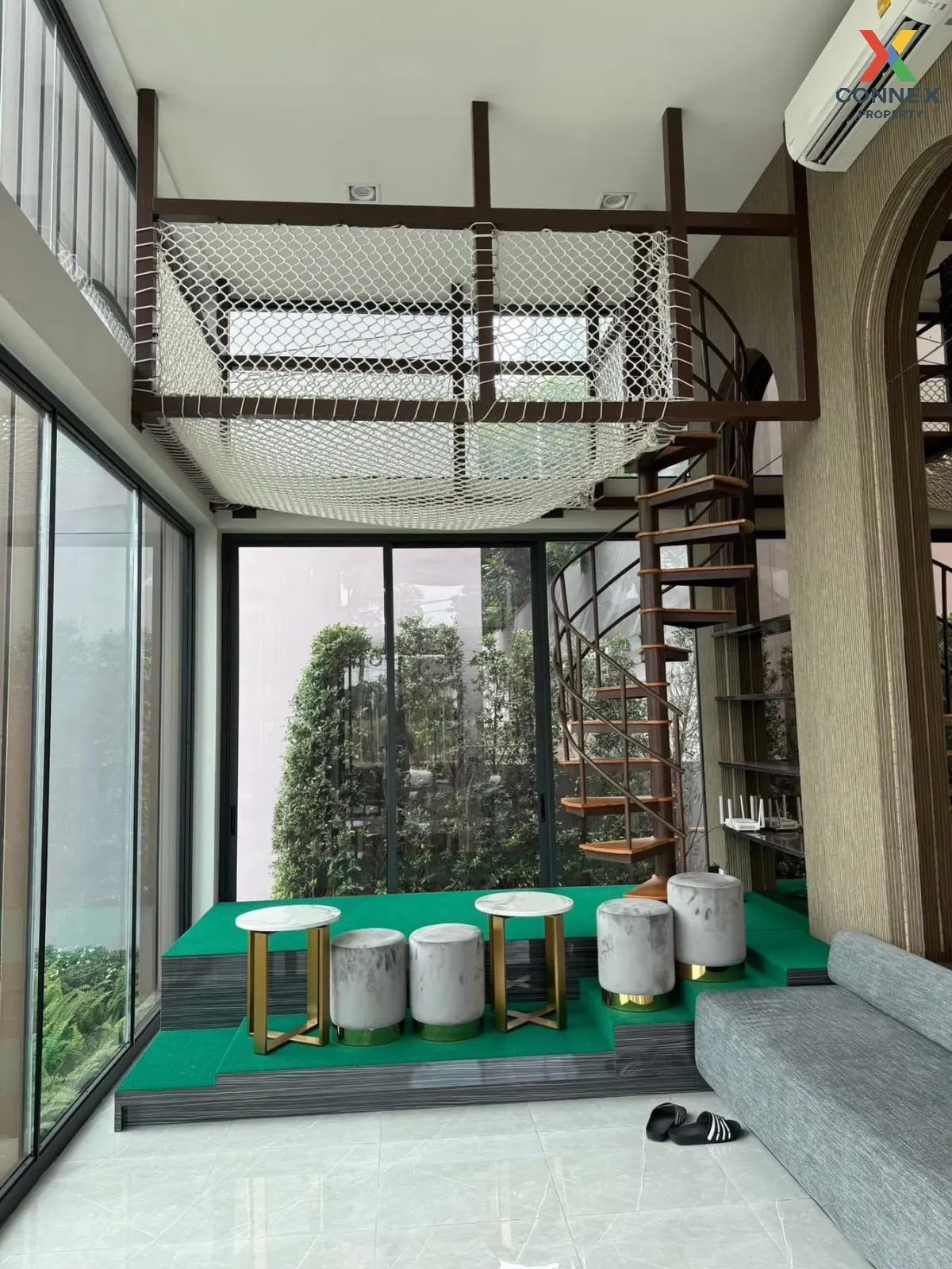 For Rent Townhouse/Townhome  , Eigen Rama 9 , newly renovated , P