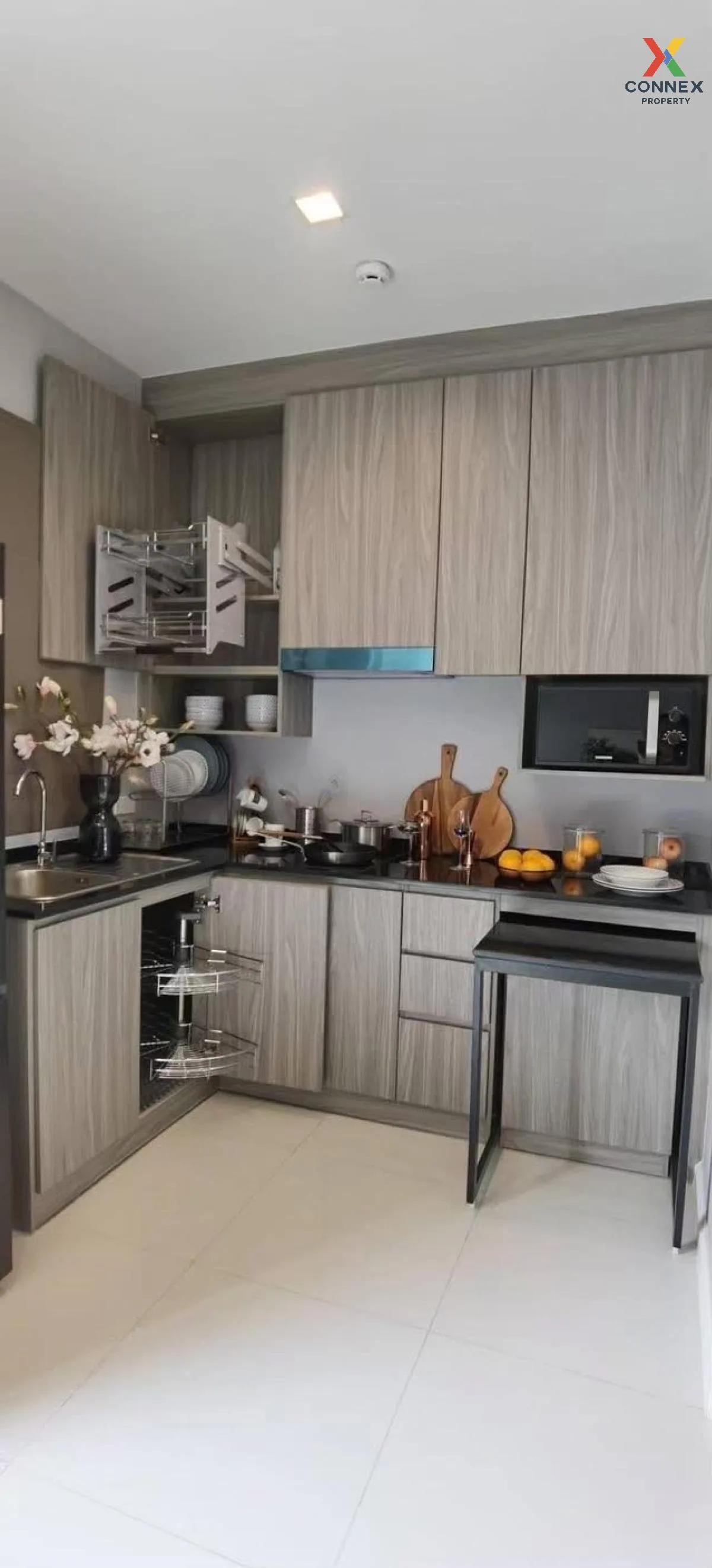 For Rent Townhouse/Townhome  , Eigen Rama 9 , newly renovated , P