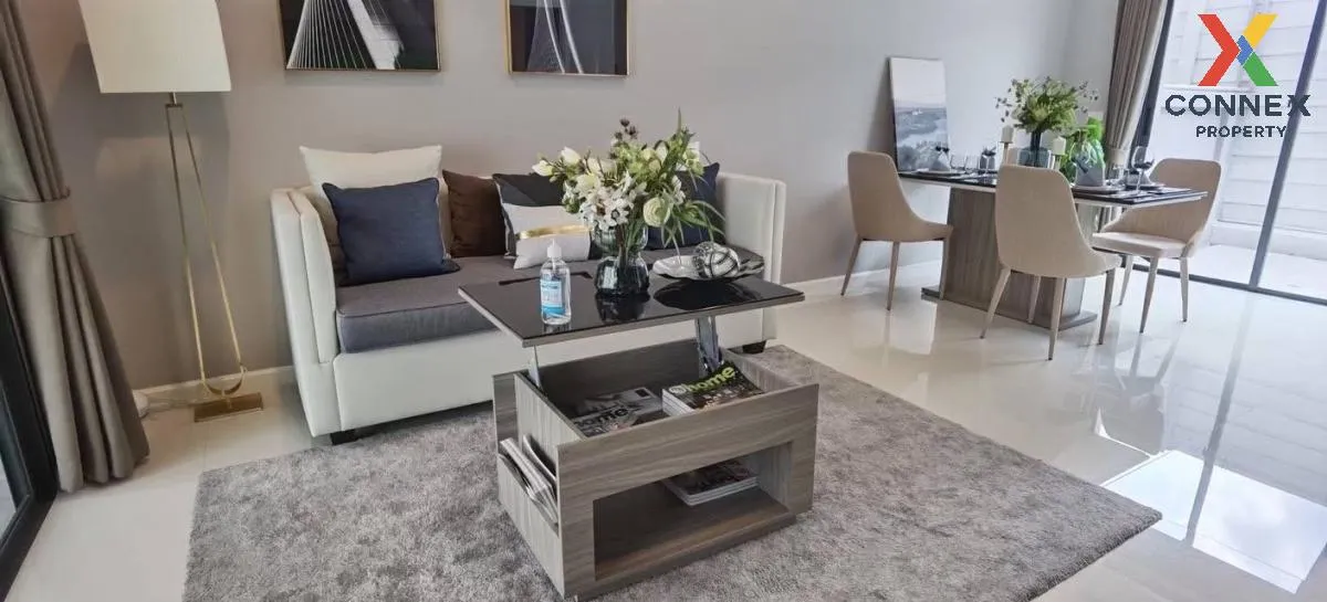 For Rent Townhouse/Townhome  , Eigen Rama 9 , newly renovated , P