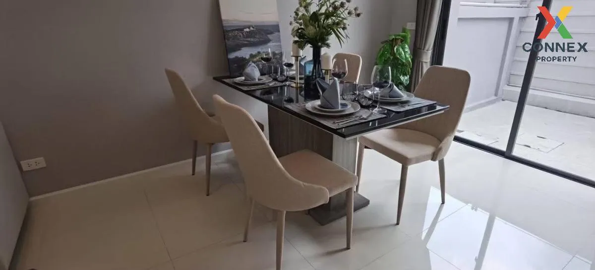 For Rent Townhouse/Townhome  , Eigen Rama 9 , newly renovated , P